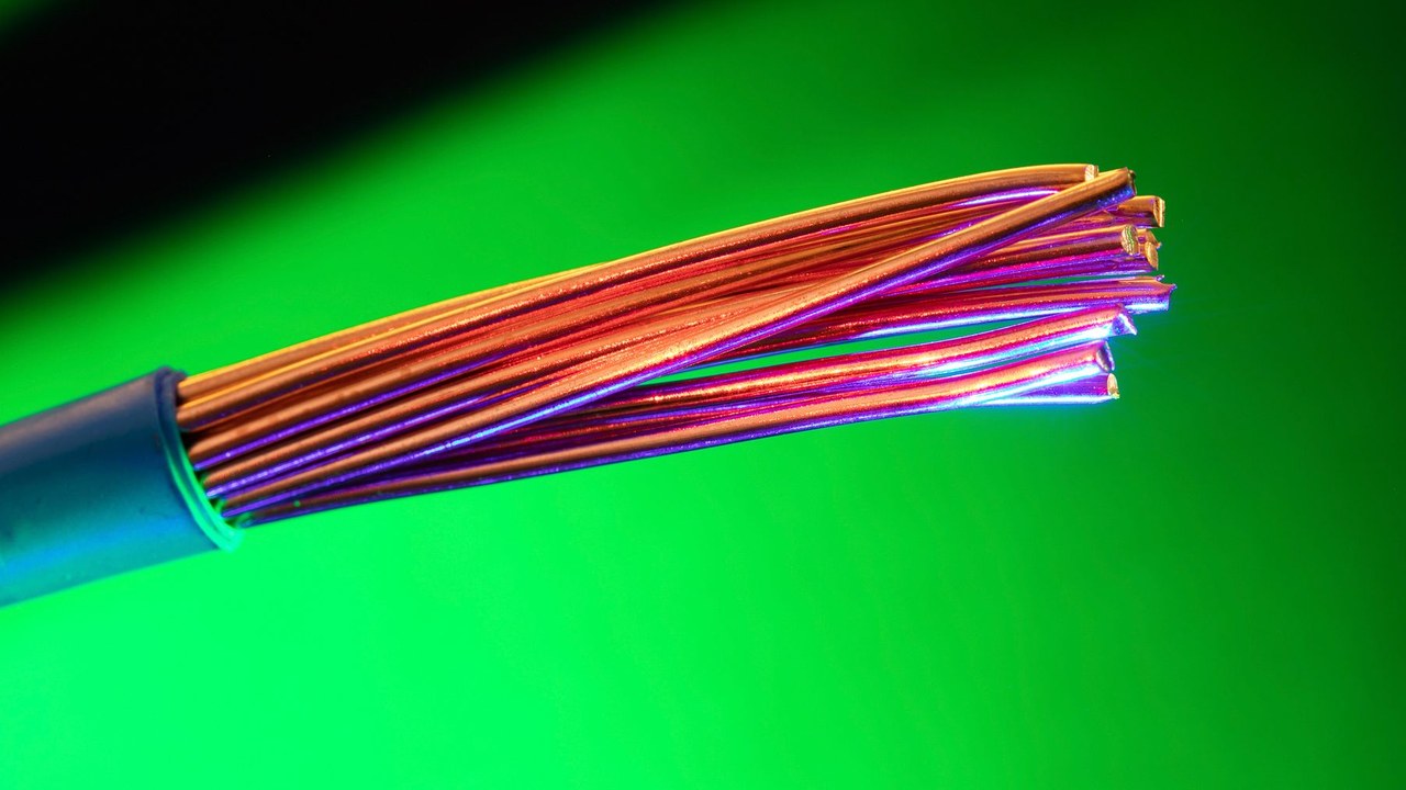 Calcular la sección de cable: potencia, distancia y caída