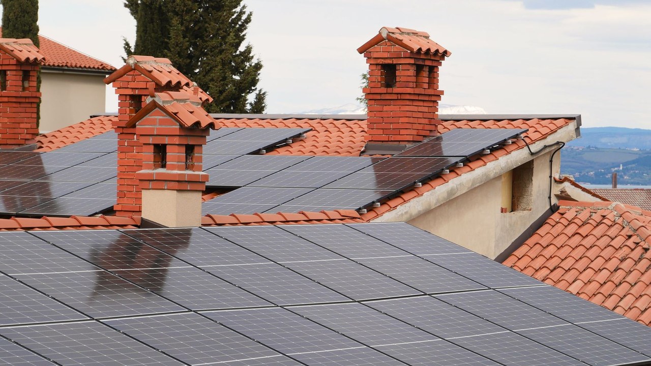 Autoconsumo solar y aerotermia: cómo coordinarlos