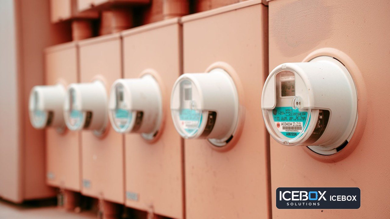 Contadores eléctricos digitales utilizados para registrar consumo de energía